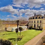 Chateau Pontet D'eyrans & Hotel 3*