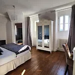 Chateau Pontet D'eyrans & Hotel 3*