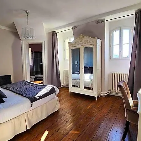 Chateau Pontet D'eyrans & Penzion 3*