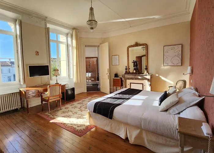 Maison d'hôtes Chateau Pontet D'eyrans&spa 4*